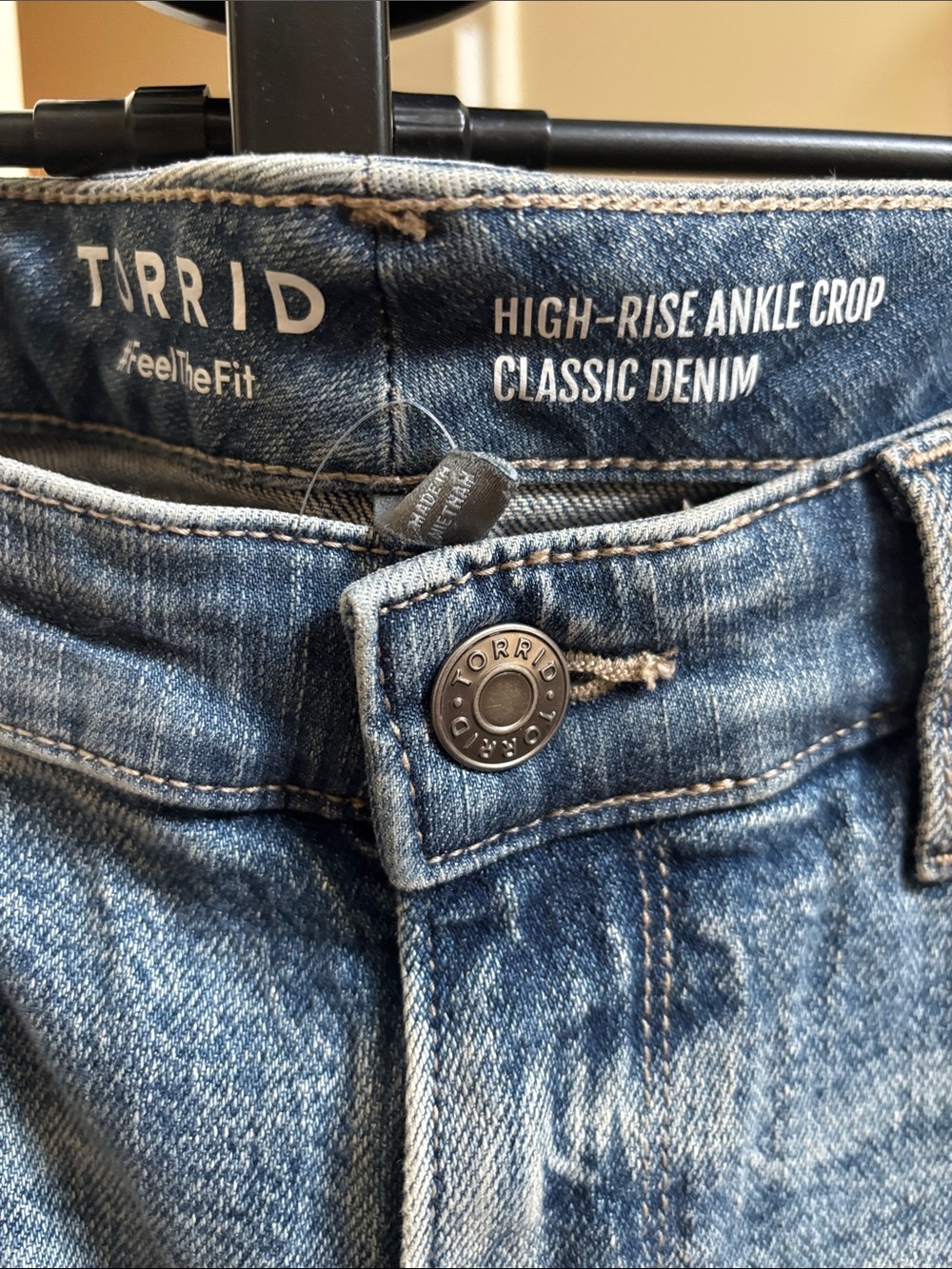 Torrid High-Rise Ankle Crop Classic Denim size 18 - Picture 3 of 6